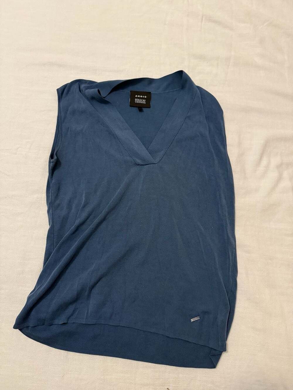 Akris Bergdorf Goodman Blue Sleeveless V-Neck Knit Top